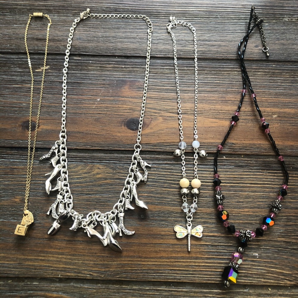Lot of 4 necklaces